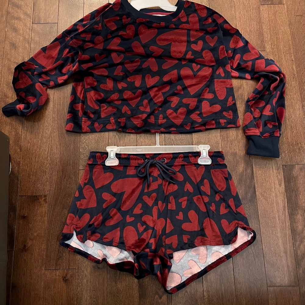 Velour heart sleep set